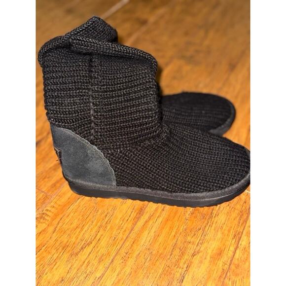 UGG Women’s Classic Cardy Knit Boots – Size 7 – Black - Picture 1 of 3